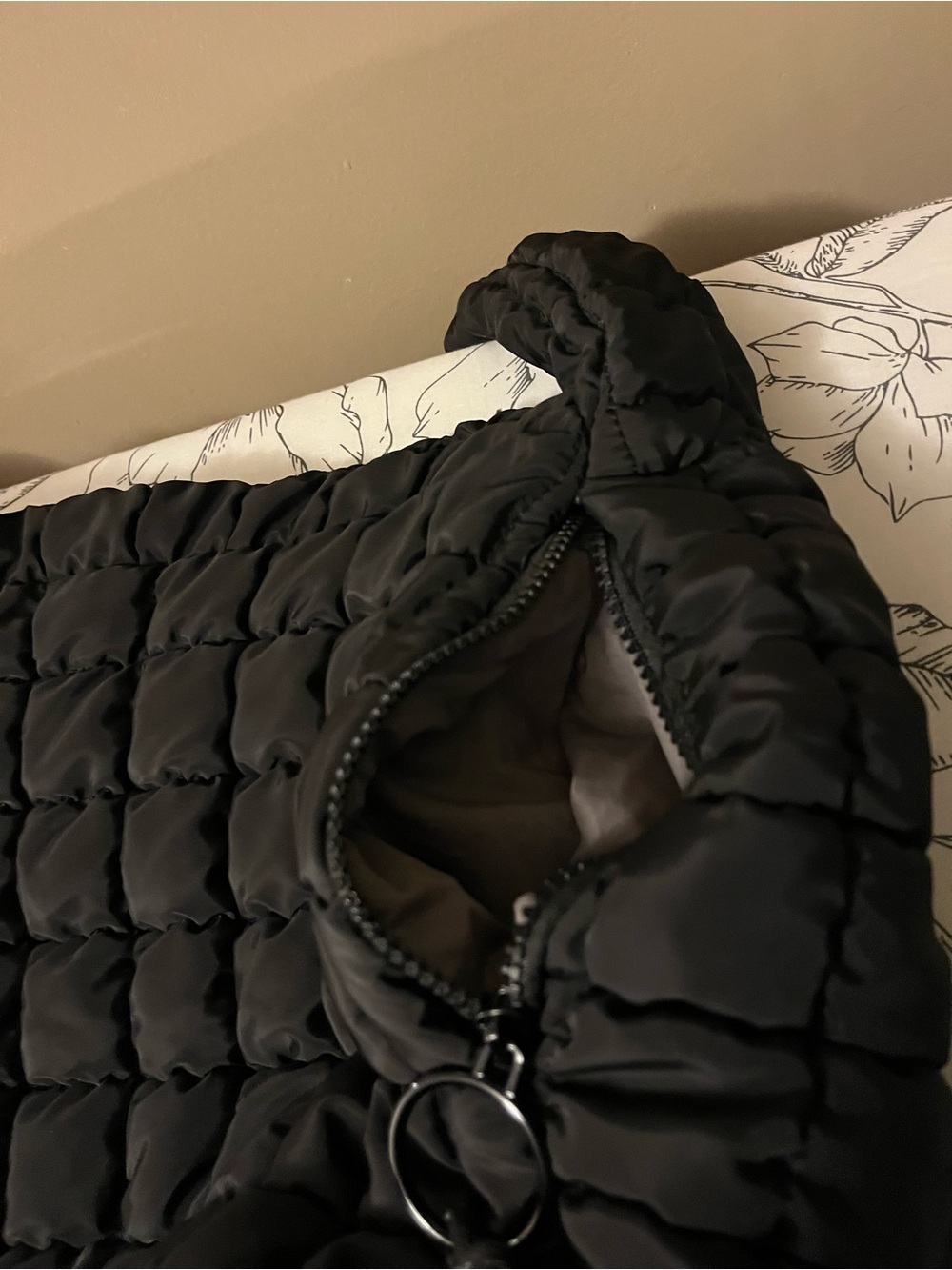 Urban Fit Quilted Black Shoulder Bag - Picture 5 of 10